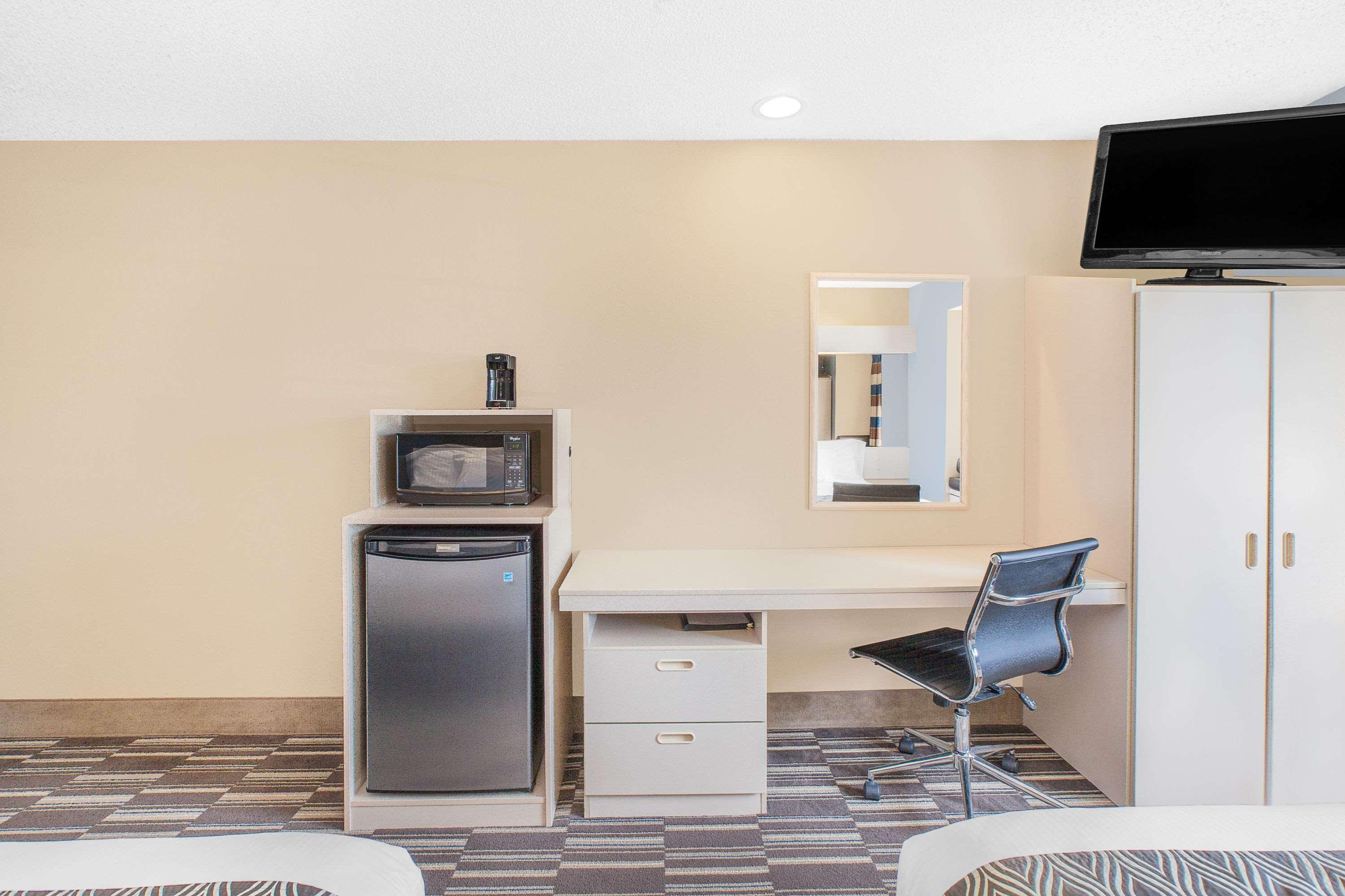 Microtel Inn And Suites Clear Lake Habitación foto